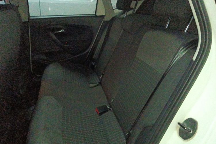 Volkswagen Polo 2015 car image #10