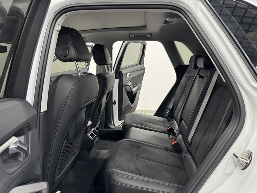 Audi Q3 2022 car image #6