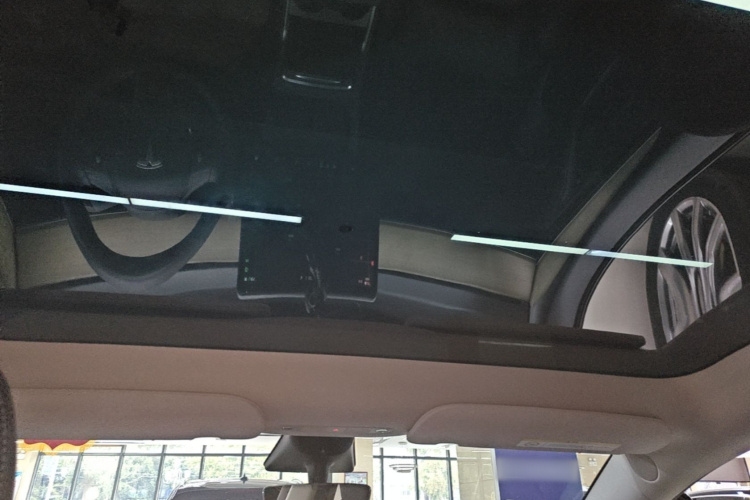 Tesla Model Y 2023 #18 Tesla Model Y 2023 car image #18