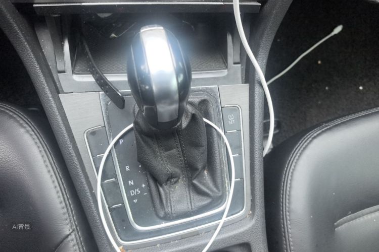 Volkswagen Golf 2014 car image #16