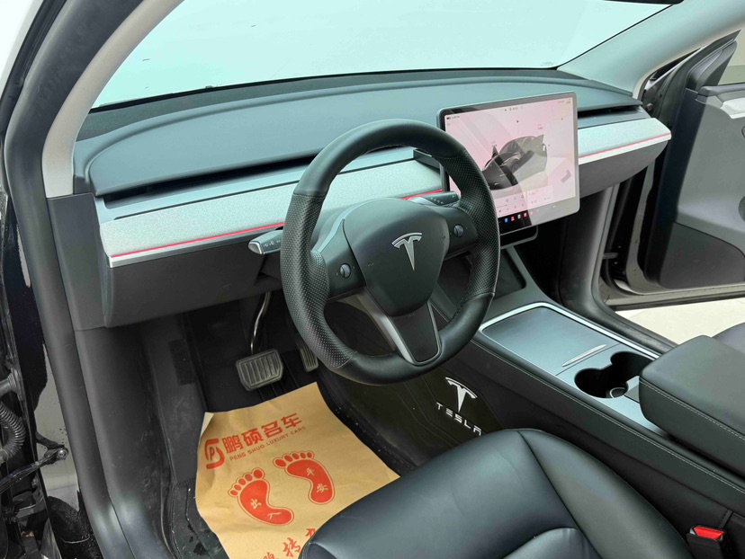 Tesla Model Y 2024 #3 Tesla Model Y 2024 car image #3
