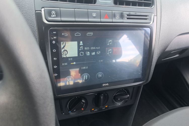 Volkswagen Polo 2018 car image #13