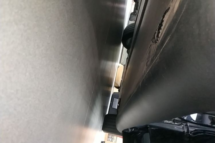 Tesla Model Y 2025 immagine di auto #26