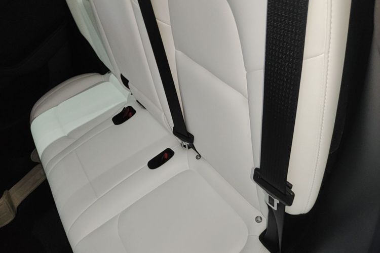Tesla Model Y 2022 #17 Tesla Model Y 2022 car image #17