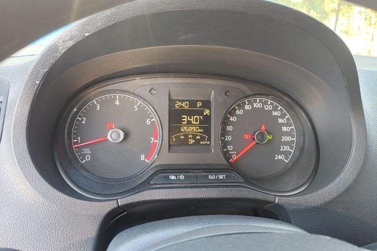 Volkswagen Polo 2019 car image #12