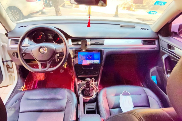 Volkswagen Bora 2018 immagine di auto #11