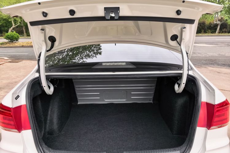 Volkswagen Santana 2019 car image #27
