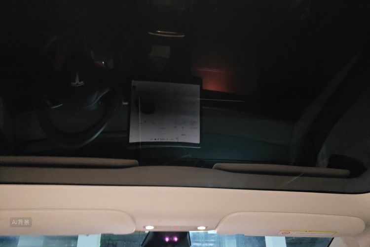 Tesla Model Y 2023 car image #20