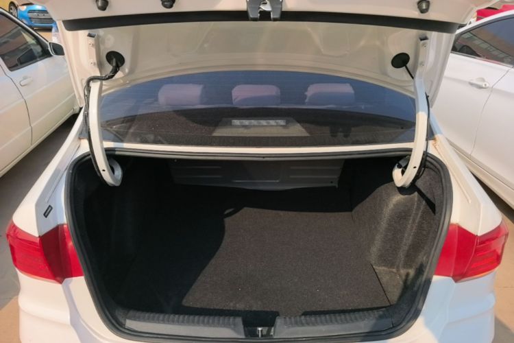 Volkswagen Santana 2021 car image #19