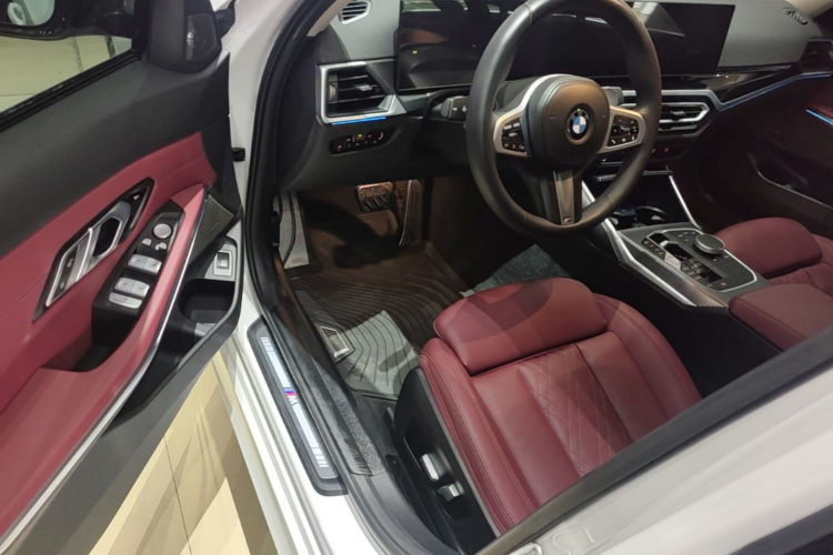 BMW 3 Series 2023 car image #16