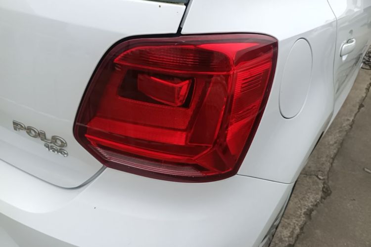 Volkswagen Polo 2017 car image #8
