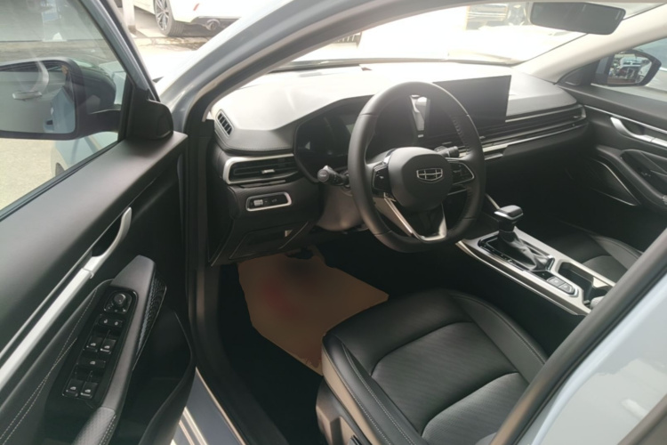GEELY Emgrand 2023 car image #16