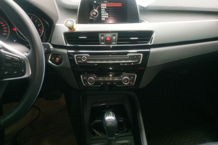 BMW X1 2017 #13 BMW X1 2017 car image #13