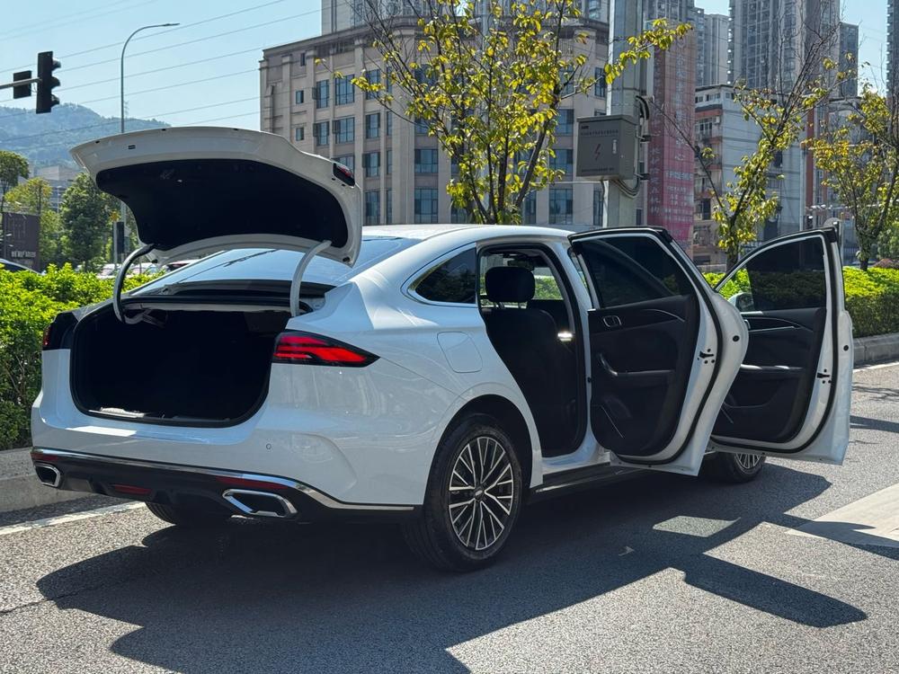 GEELY Emgrand 2026 #6 GEELY Emgrand 2026 image de voiture #6