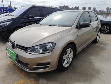 Volkswagen Golf 2017 Volkswagen Golf 2017 صورة سيارة