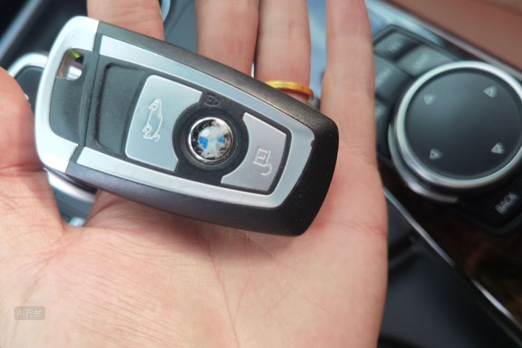 BMW 3 Series 2015 car image #10