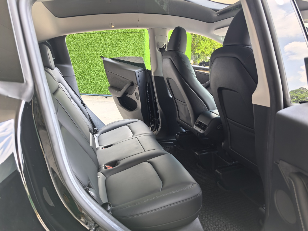Tesla Model Y 2022 #8 Tesla Model Y 2022 car image #8