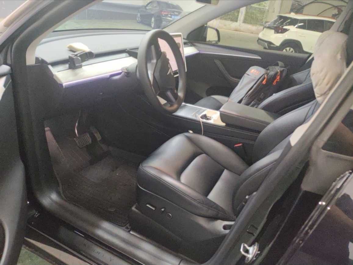 Tesla Model Y 2023 immagine di auto #4