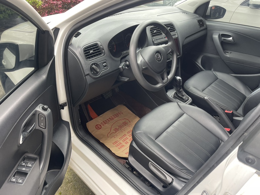 Volkswagen Polo 2019 car image #4