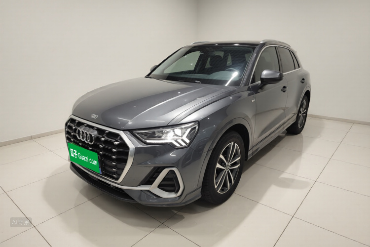 Audi Q3 2023 car image #2