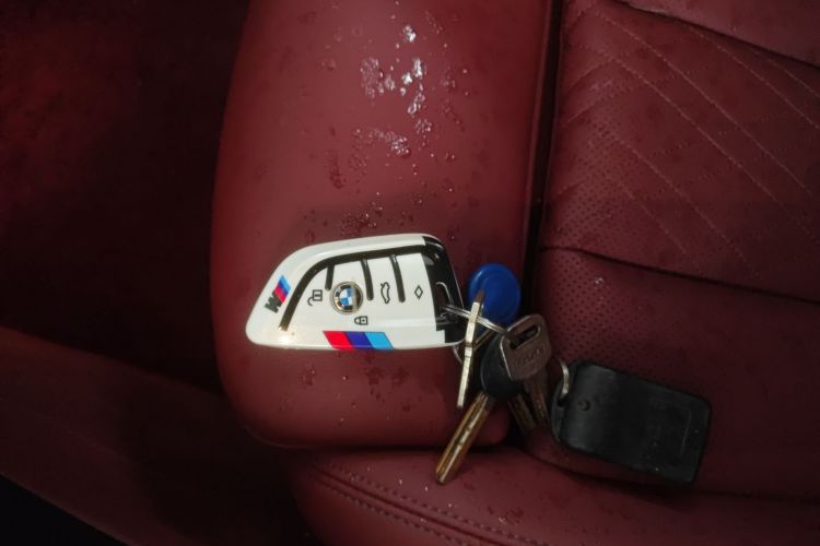 BMW 3 Series 2022 car image #9
