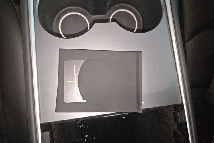 Tesla Model Y 2024 car image #9