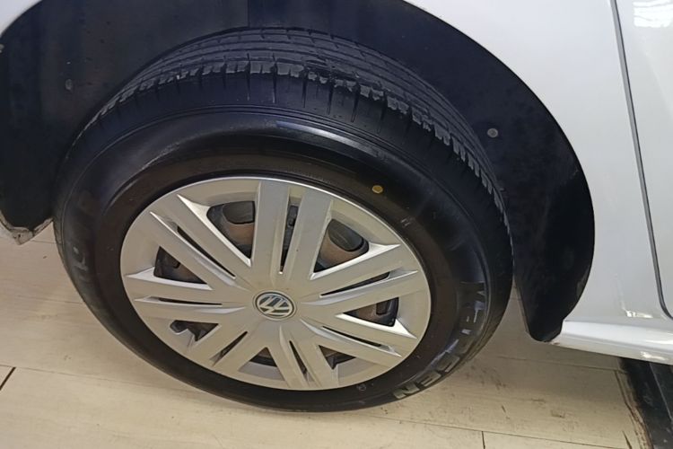 Volkswagen Polo 2017 car image #10