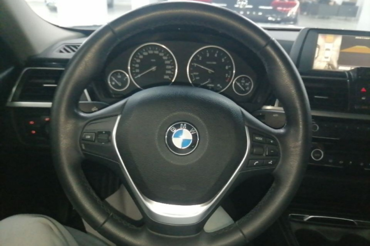 BMW 3 Series 2017 #11 BMW 3 Series 2017 car image #11