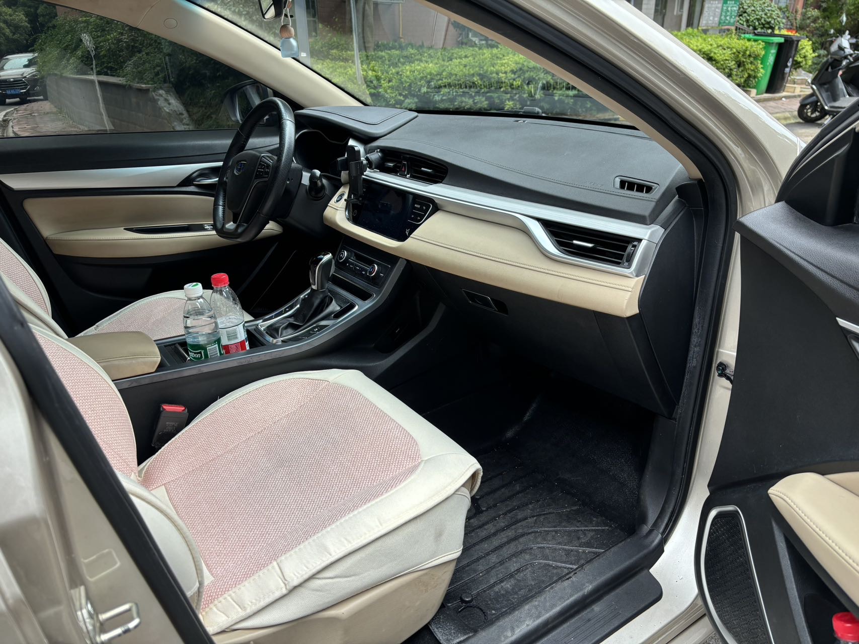 GEELY Emgrand 2019 #10 GEELY Emgrand 2019 car image #10