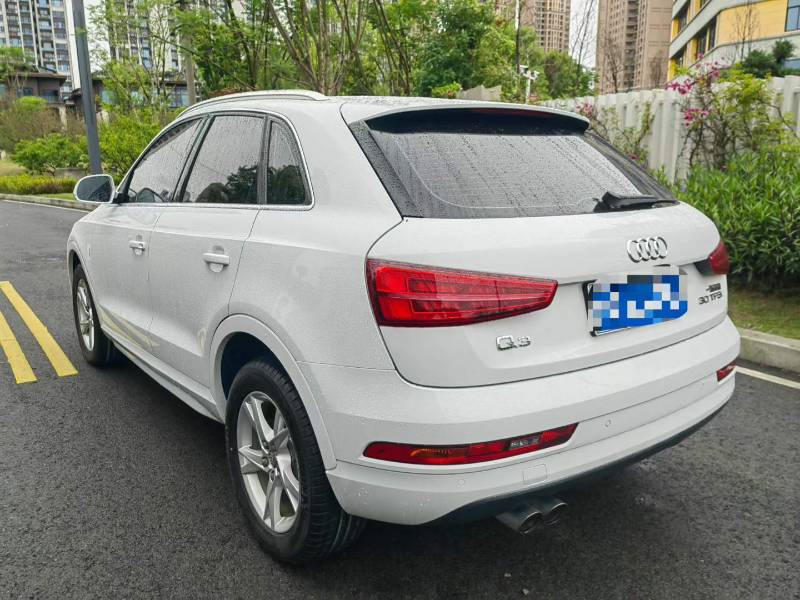 Audi Q3 2019 car image #4