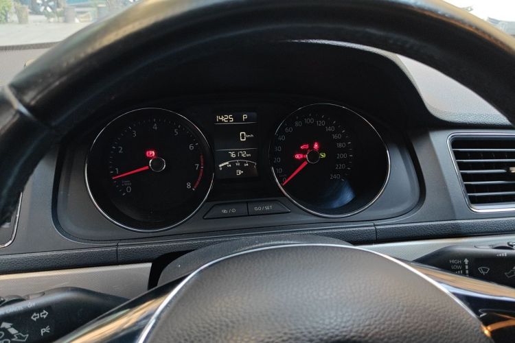 Volkswagen Lavida 2015 car image #12