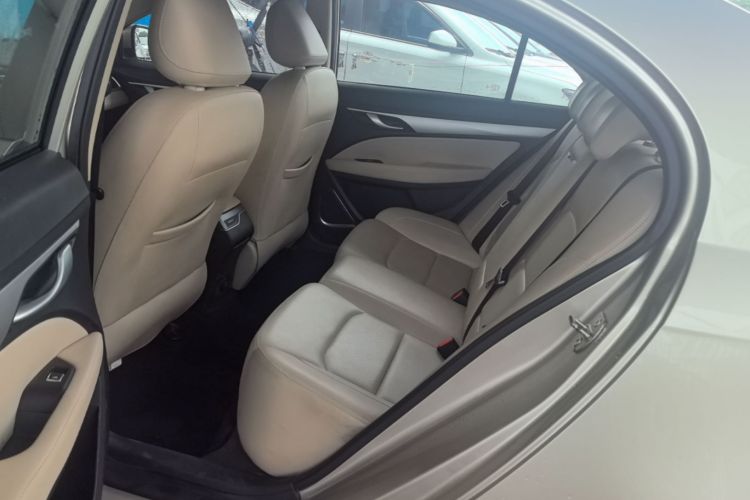 GEELY Emgrand 2018 #17 GEELY Emgrand 2018 car image #17
