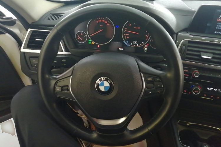 BMW 3 Series 2018 #11 BMW 3 Series 2018 immagine di auto #11