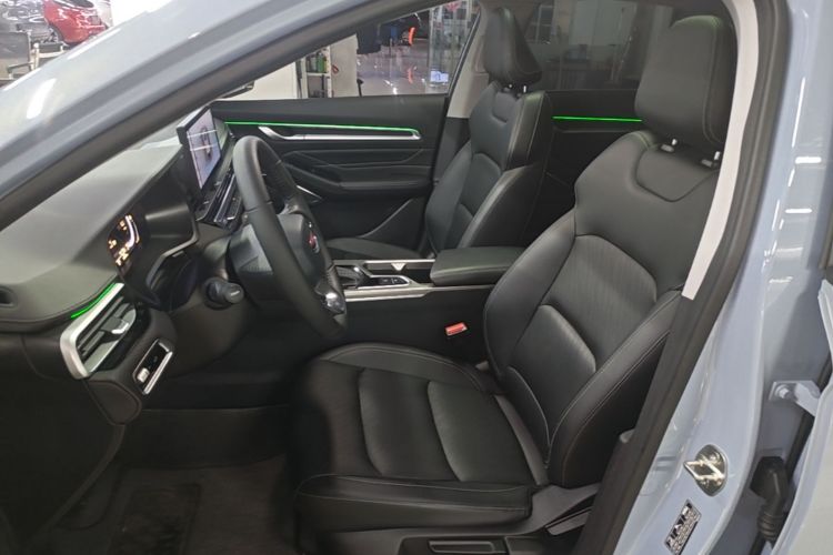 GEELY Emgrand 2023 #15 GEELY Emgrand 2023 car image #15