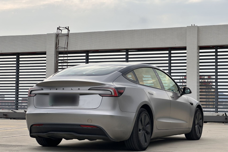 Tesla Model 3 2024 car image #7