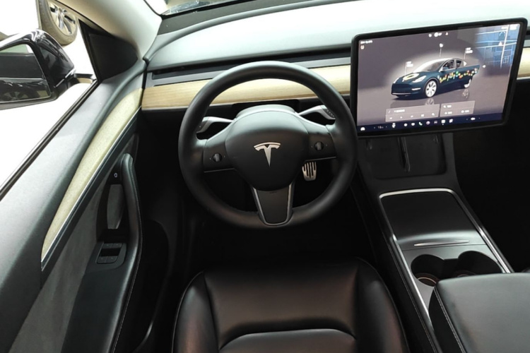 Tesla Model Y 2023 #11 Tesla Model Y 2023 car image #11
