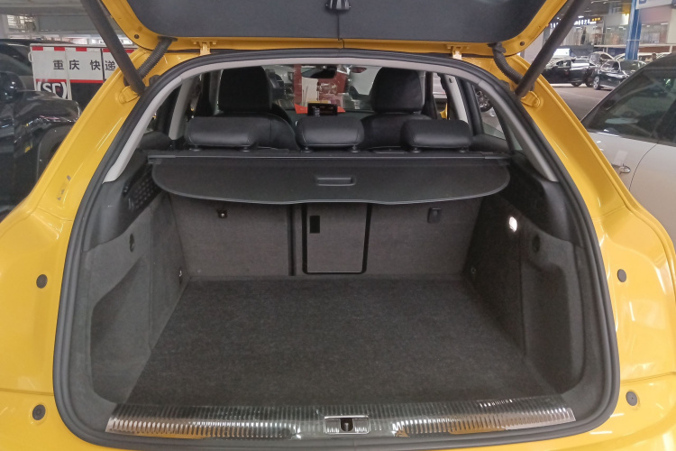 Audi Q3 2016 car image #19