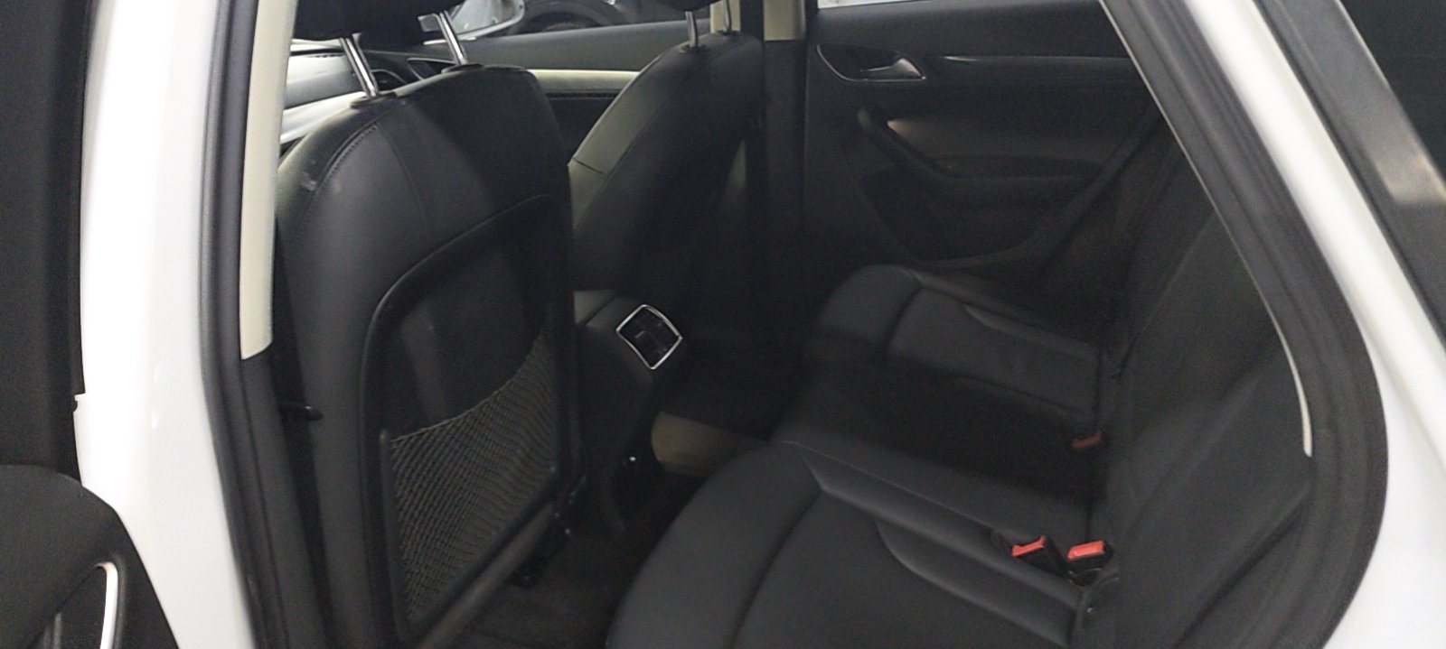 Audi Q3 2016 car image #7