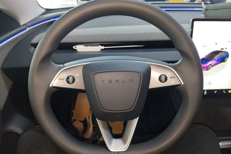 Tesla Model 3 2024 car image #11