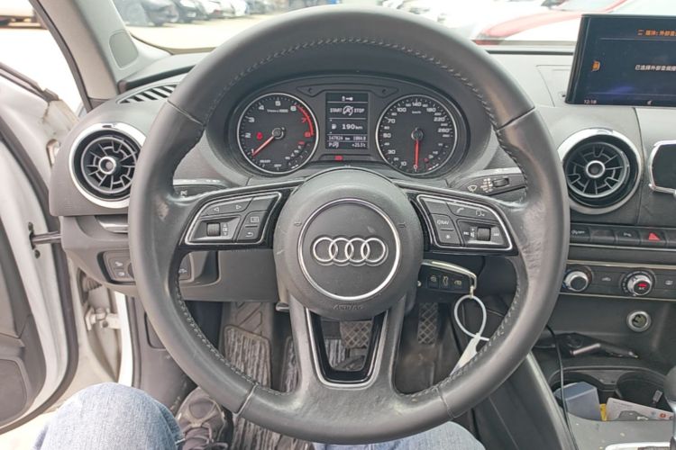Audi A3 2018 car image #11