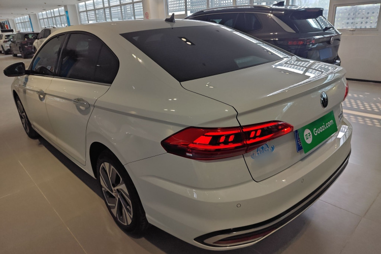 Volkswagen Bora 2025 car image #5