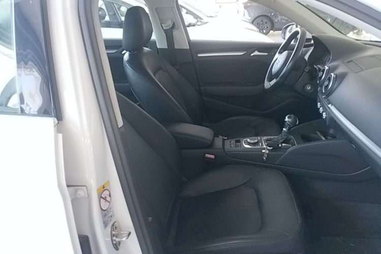Audi A3 2016 immagine di auto #24