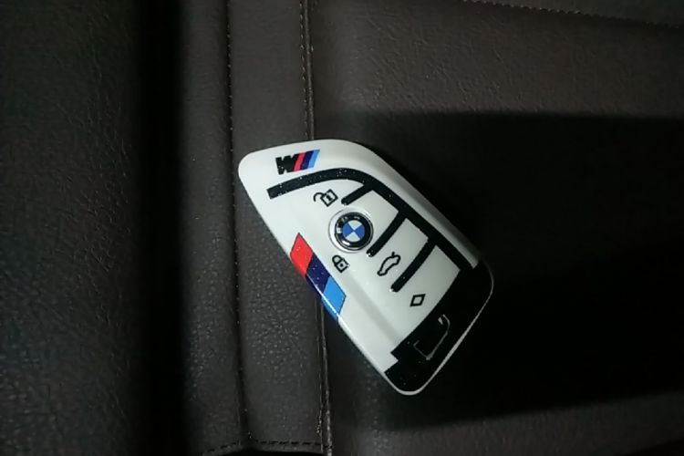BMW 3 Series 2019 #9 BMW 3 Series 2019 car image #9