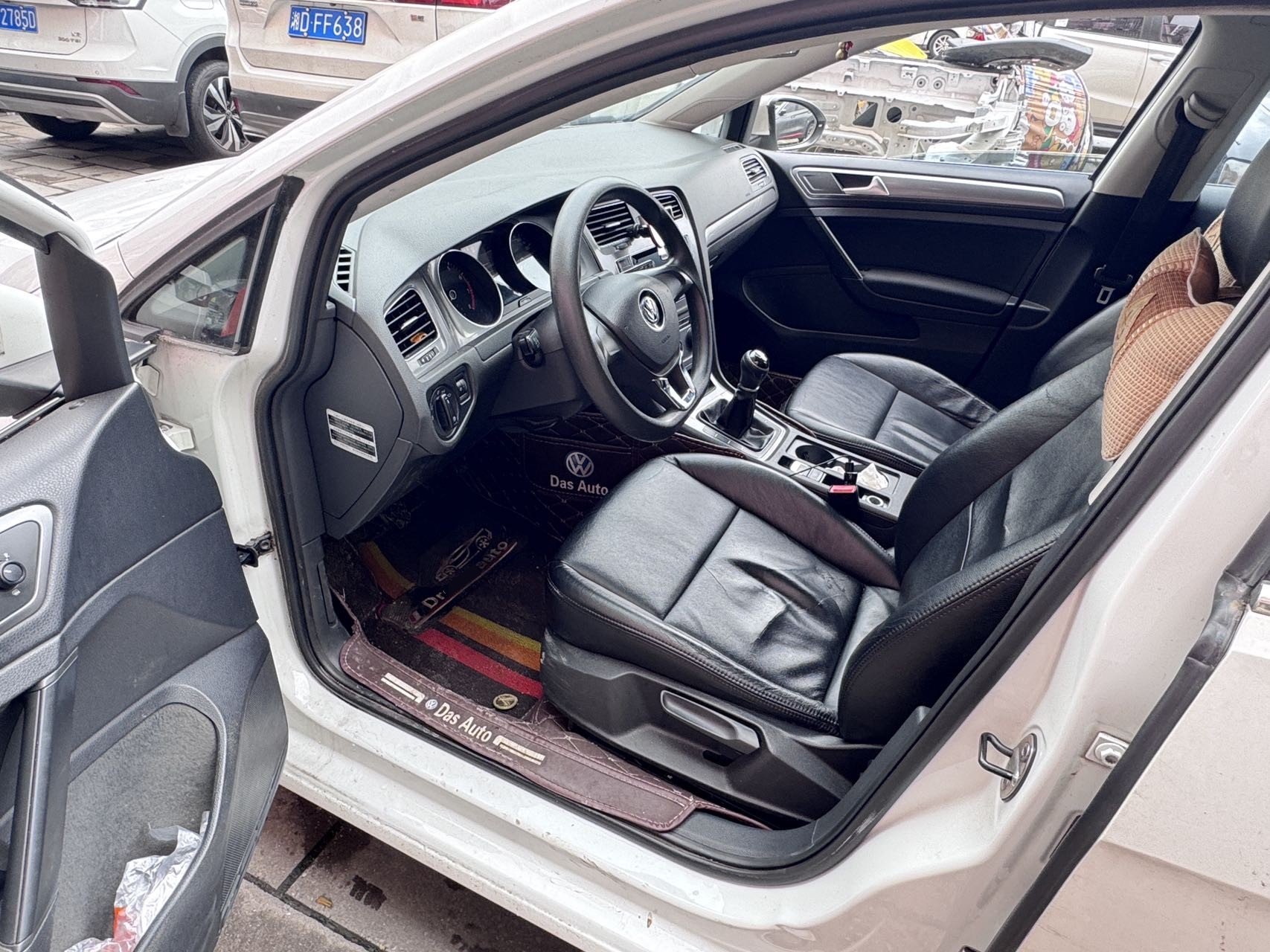 Volkswagen Golf 2026 car image #6