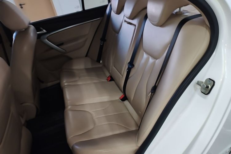 GEELY Emgrand 2016 #13 GEELY Emgrand 2016 immagine di auto #13