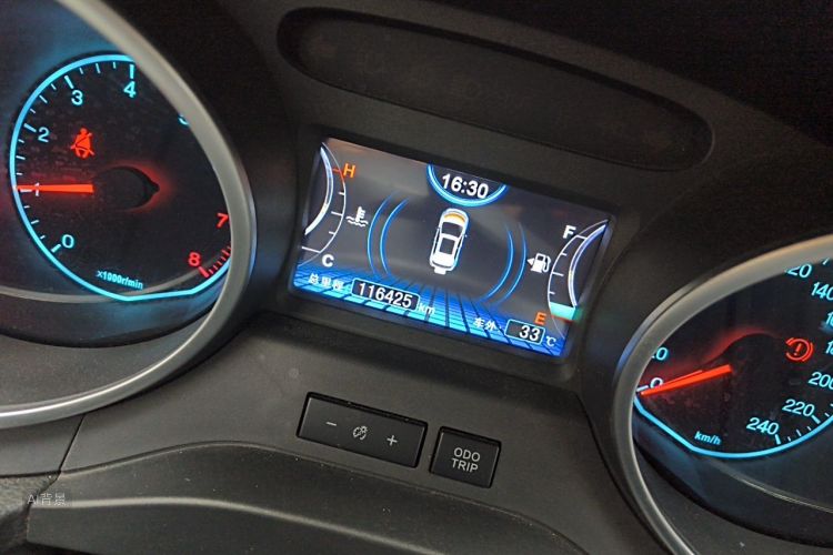 BYD Yuan 2016 #14 BYD Yuan 2016 car image #14