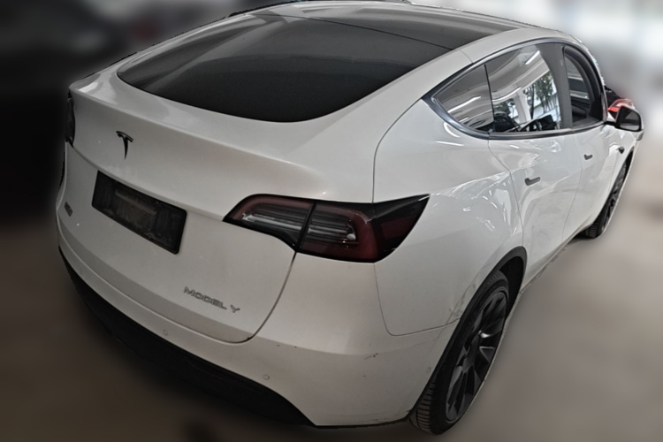 Tesla Model Y 2023 #7 Tesla Model Y 2023 car image #7
