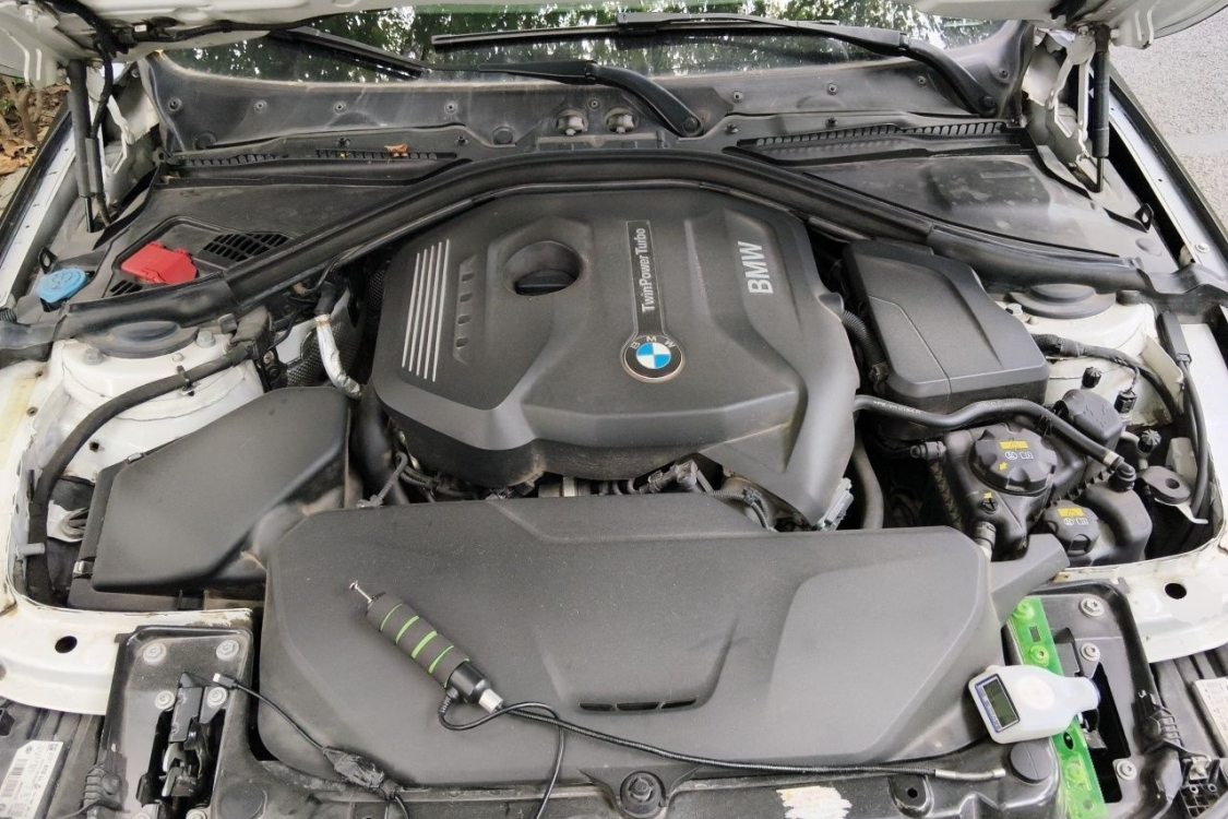 BMW 3 Series 2018 car image #10
