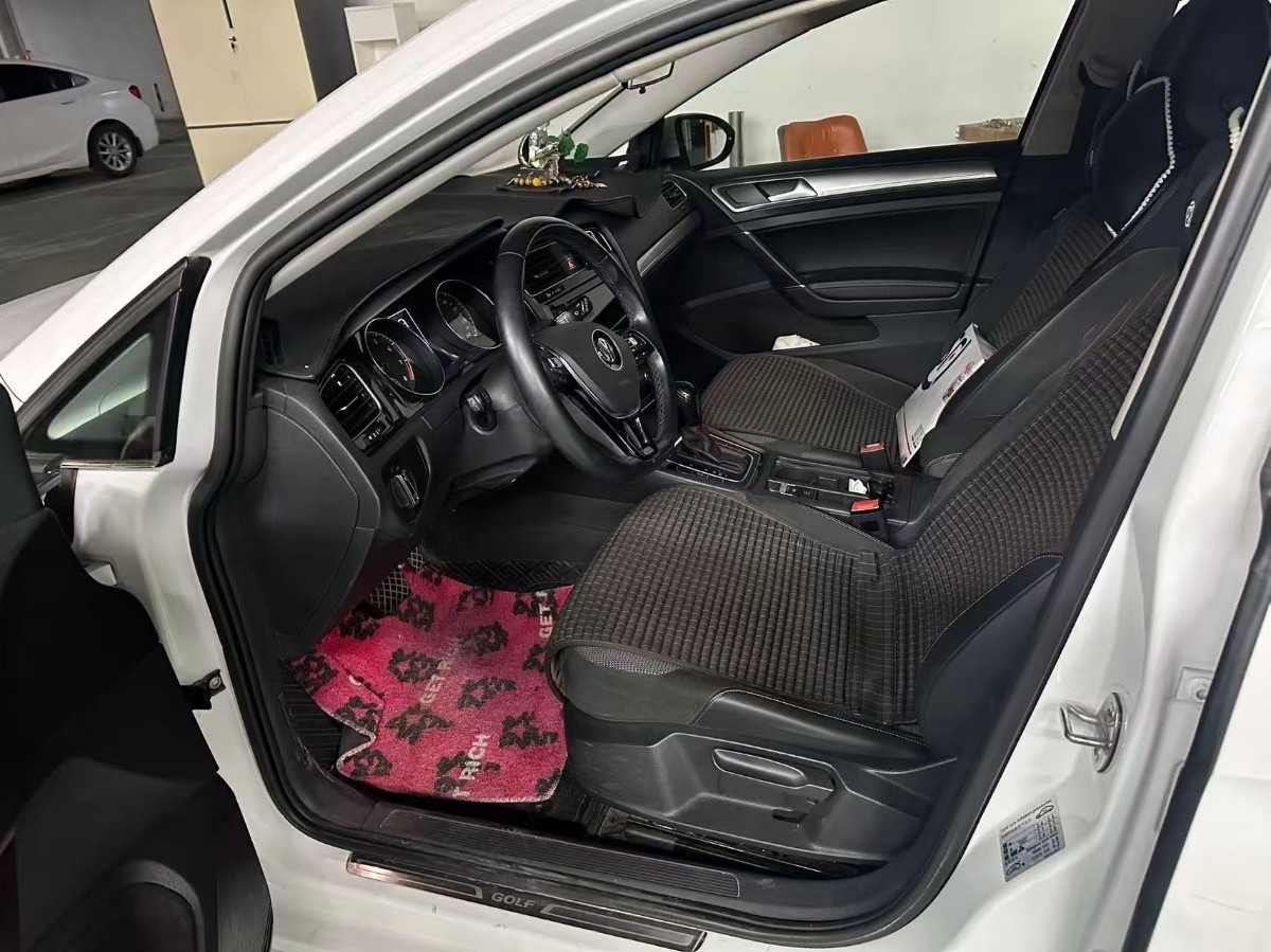 Volkswagen Golf 2019 #2 Volkswagen Golf 2019 car image #2