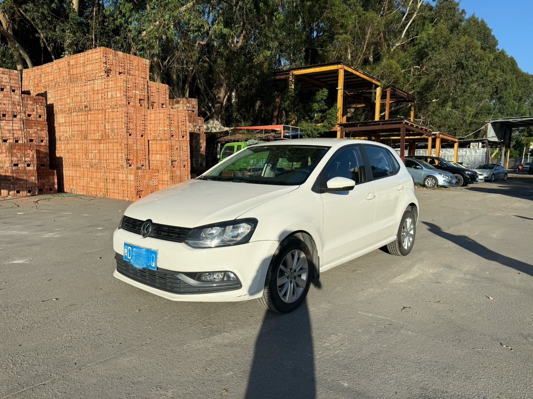 Volkswagen Polo 2015 car image 